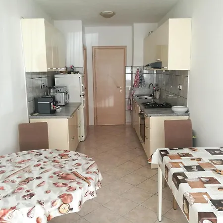 Pretty Big Double Bed With Balcony Alloggio in famiglia *