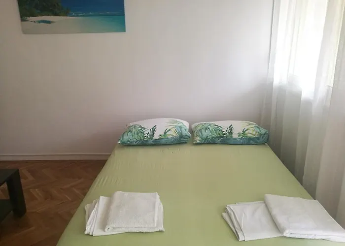 Pretty Big Double Bed With Balcony Spalato