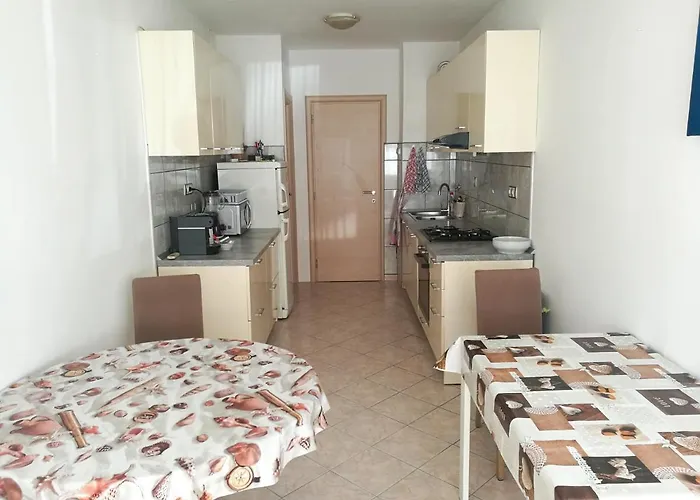 Pretty Big Double Bed With Balcony Alloggio in famiglia *