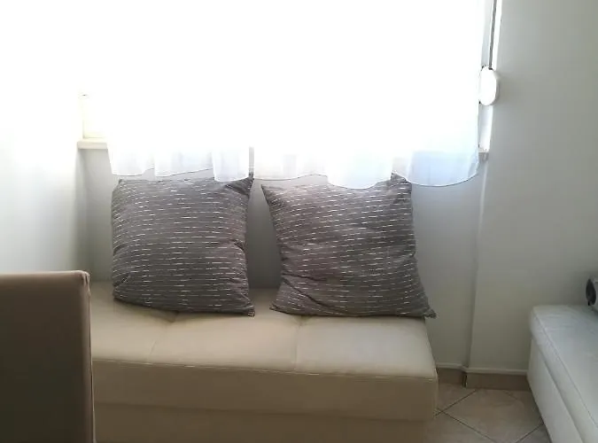 Pretty Big Double Bed With Balcony Alloggio in famiglia Spalato