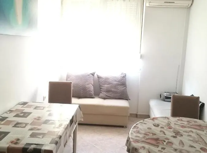 Pretty Big Double Bed With Balcony