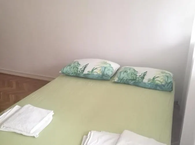 Pretty Big Double Bed With Balcony * Spalato