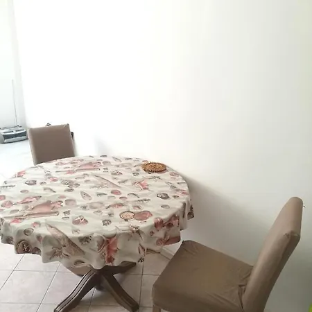 Pretty Big Double Bed With Balcony Проживання в сім'ї