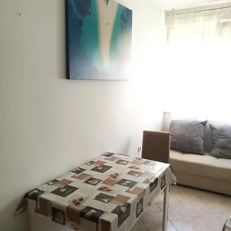 Rum i privatbostad Pretty Big Double Bed With Balcony