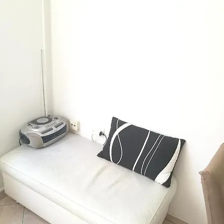 Pretty Big Double Bed With Balcony * Split
