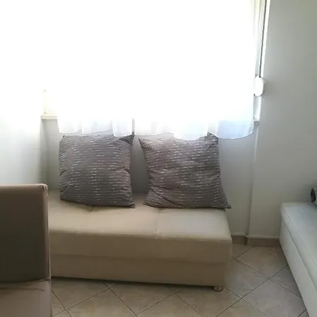 Pretty Big Double Bed With Balcony Rum i privatbostad Split