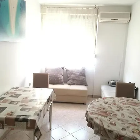 Pretty Big Double Bed With Balcony