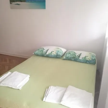 Pretty Big Double Bed With Balcony * Split